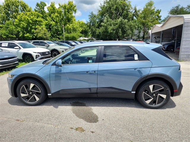 New 2025 Hyundai Ioniq 5 SE image 5