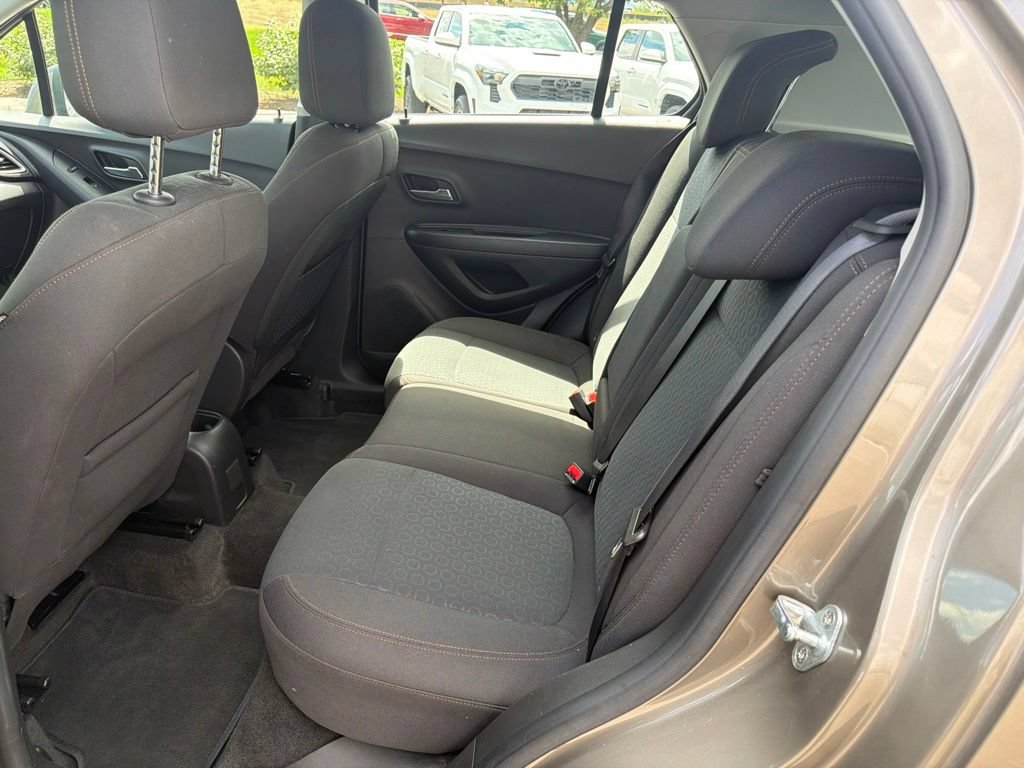 Used 2020 Chevrolet Trax LS FWD image 18
