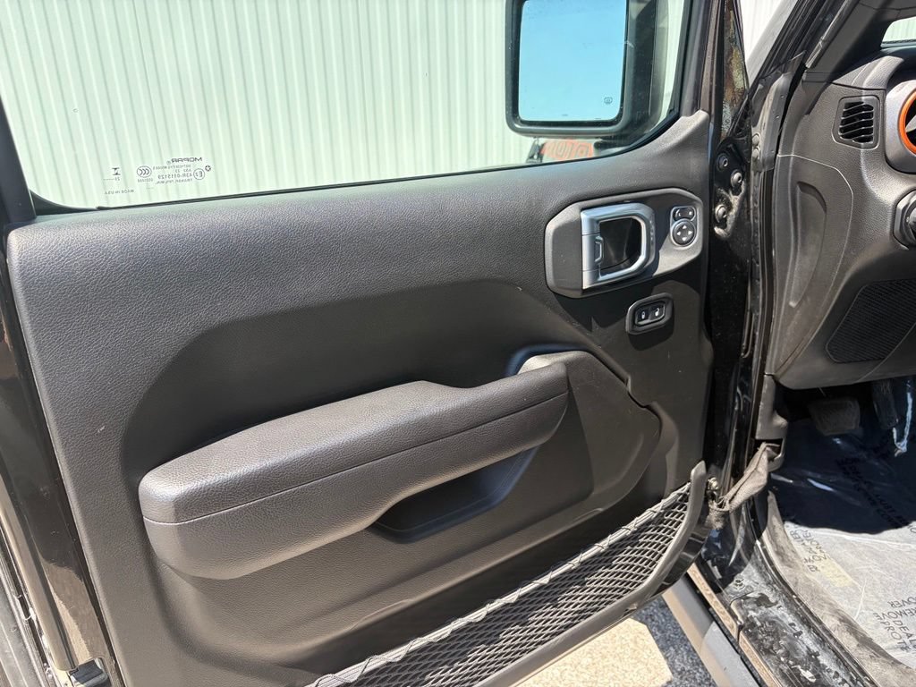 Used 2023 Jeep Gladiator Mojave w/ Cold Weather Group AWD/4WD image 13