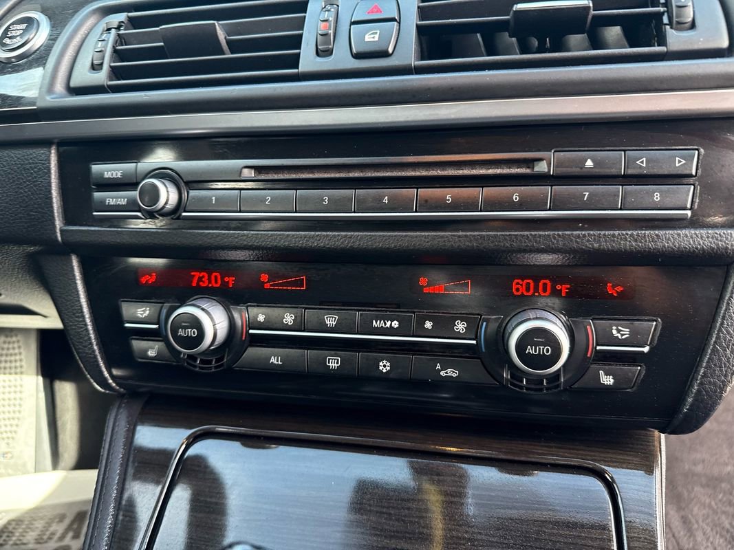 Used 2012 BMW 550i xDrive Sedan image 20