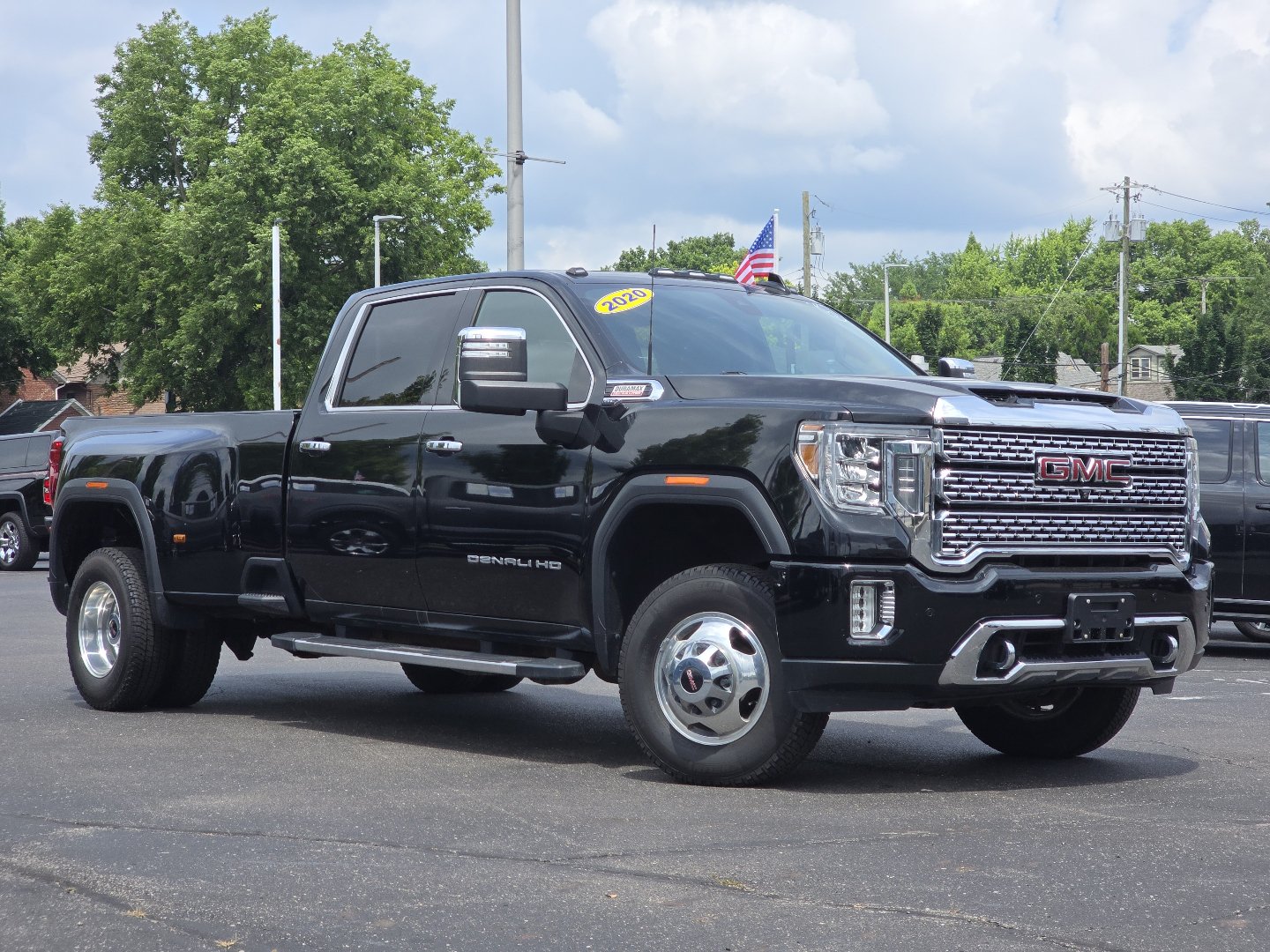 Used 2020 GMC Sierra 3500 Denali w/ Denali Ultimate Package AWD/4WD image 2