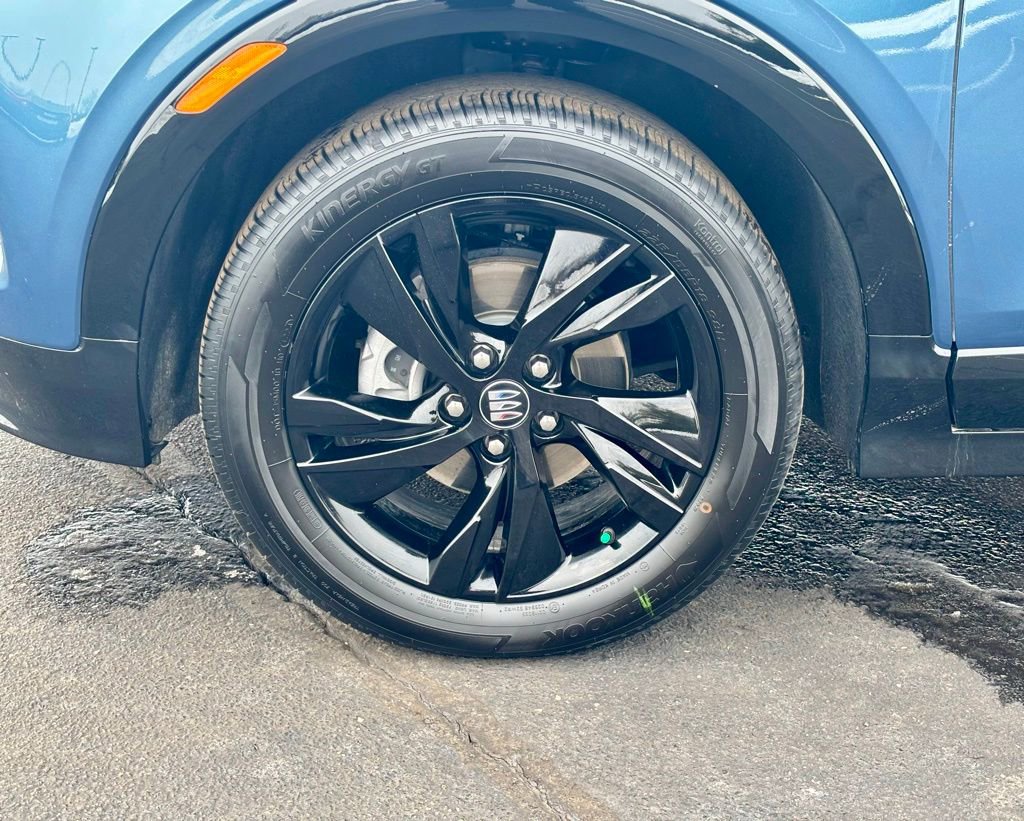 Used 2025 Buick Encore GX Sport Touring image 11