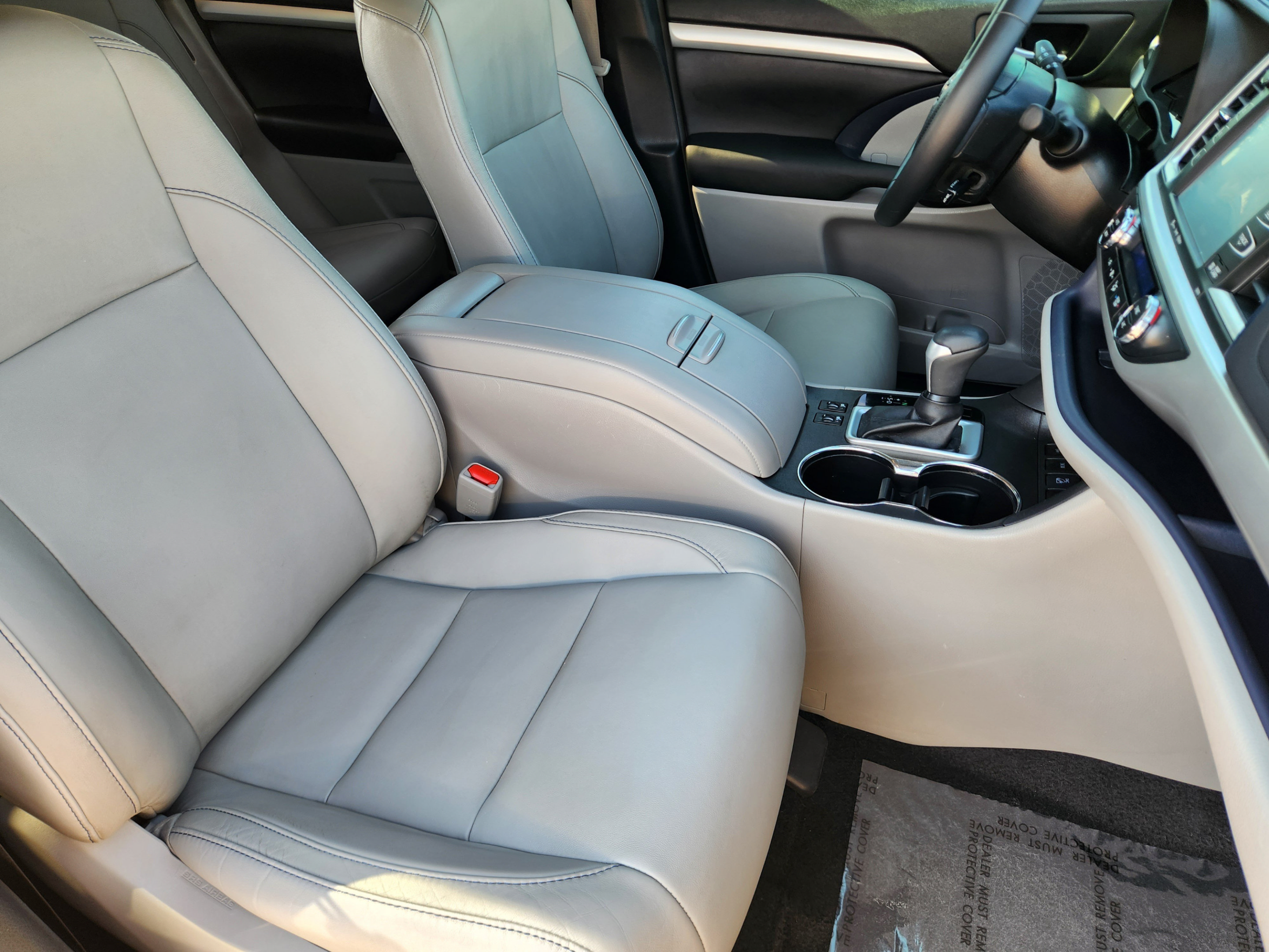 Used 2017 Toyota Highlander XLE AWD/4WD image 6