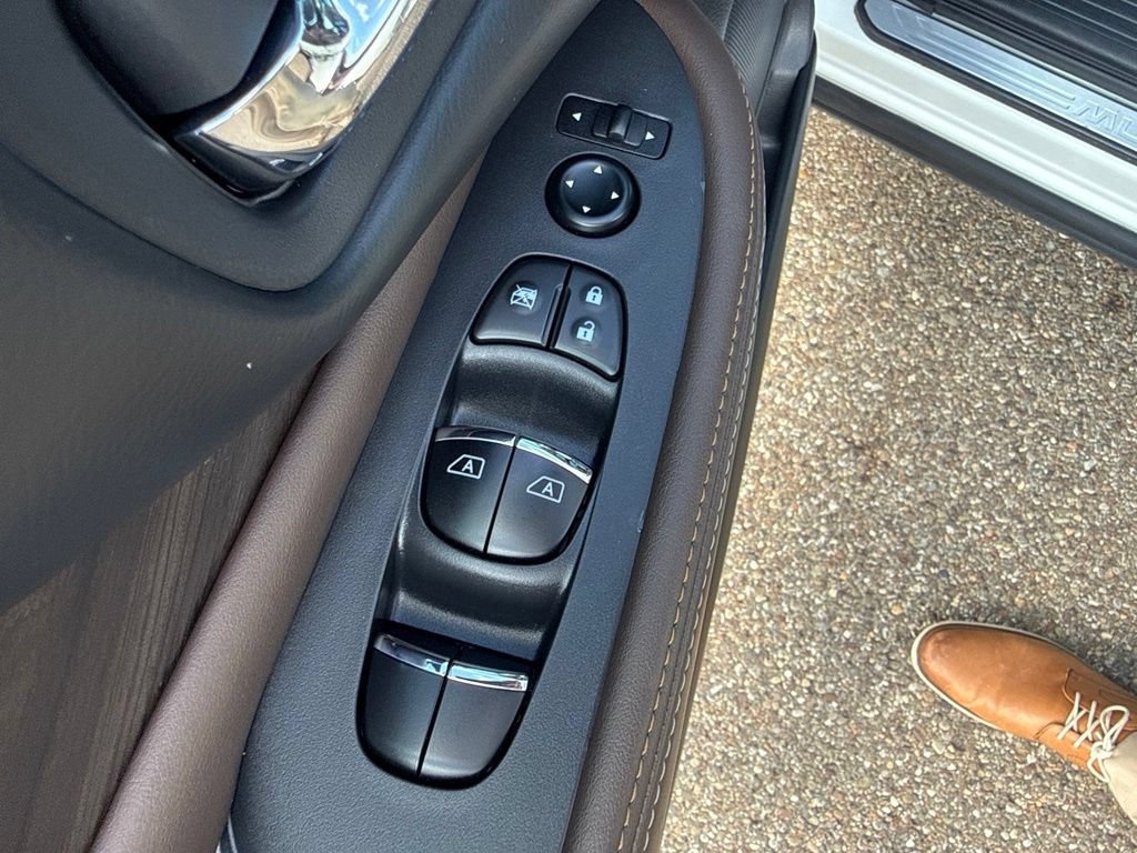 Used 2022 Nissan Murano Platinum AWD/4WD image 19