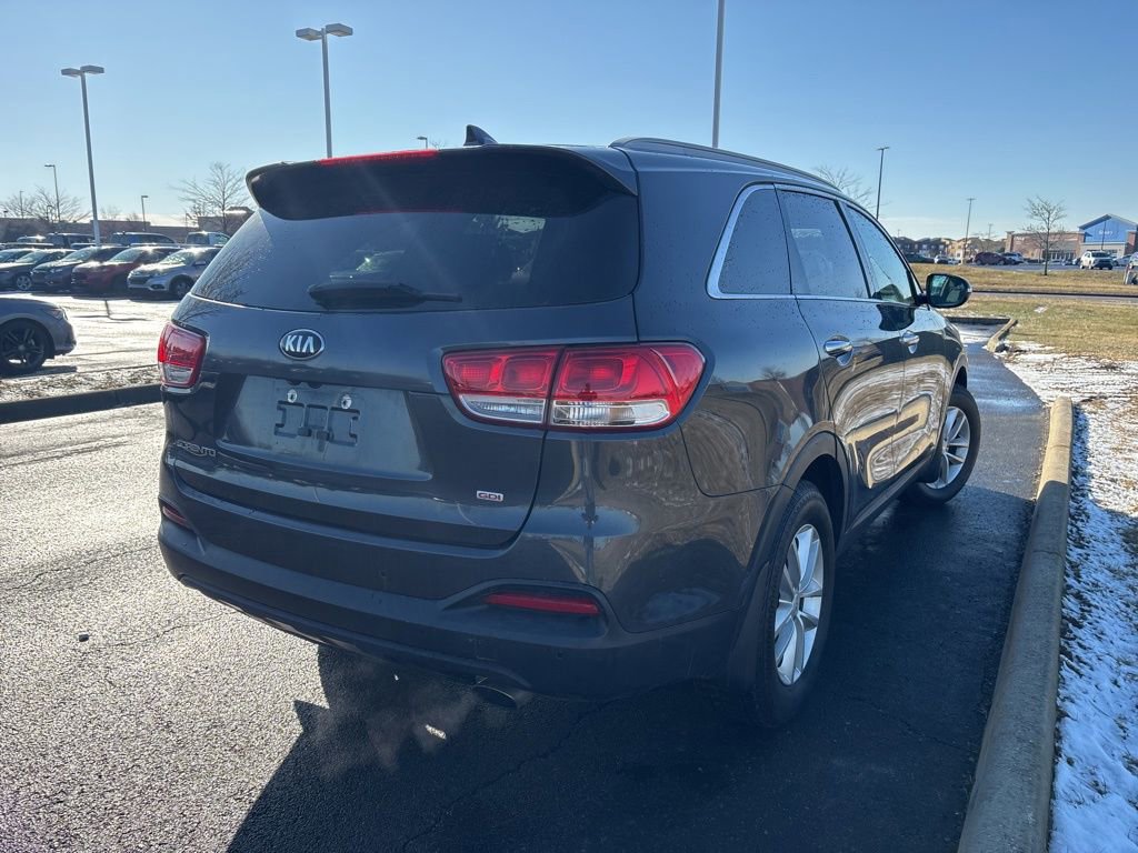 Used 2017 Kia Sorento LX w/ LX Convenience Package image 12
