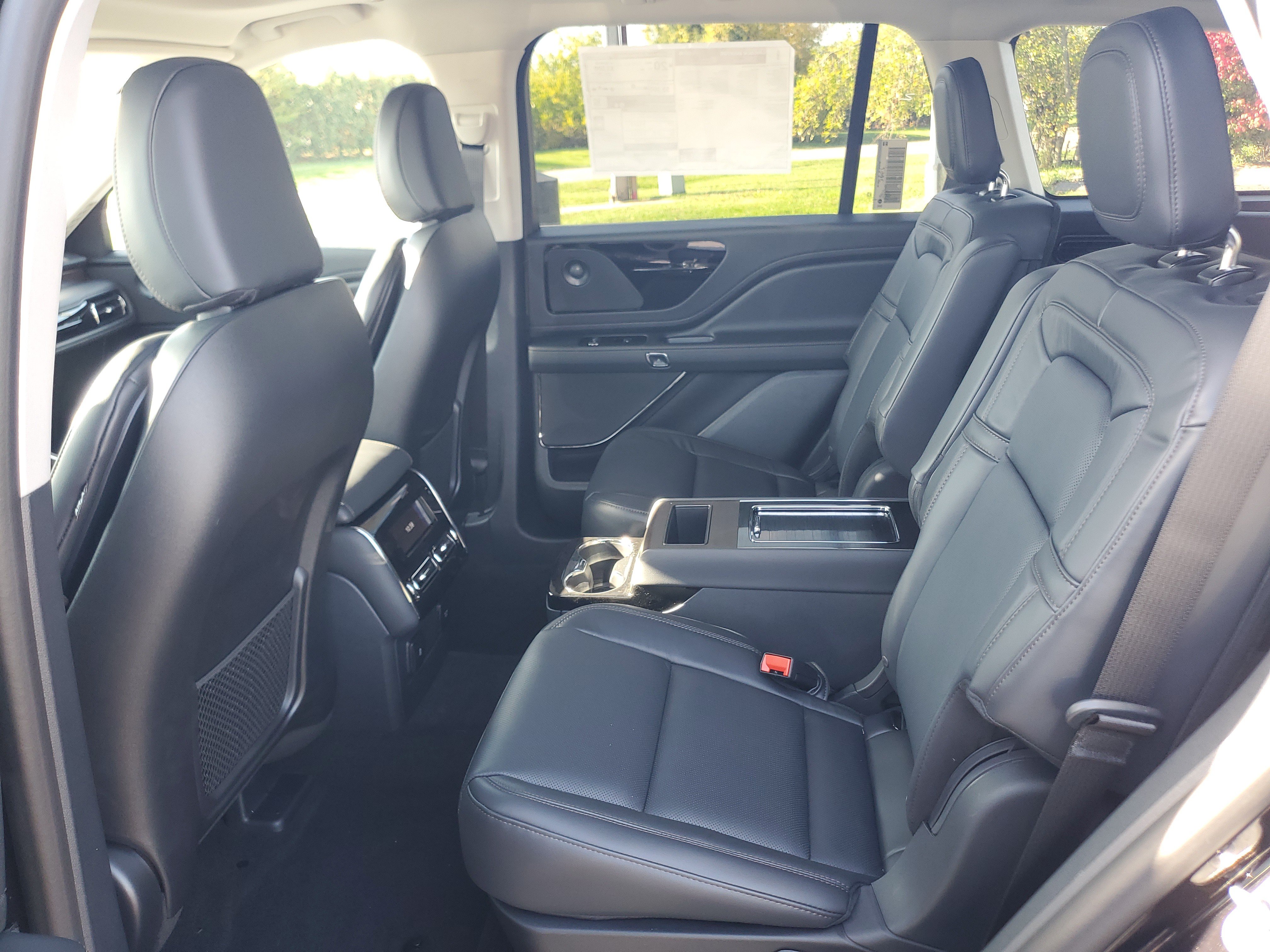 New 2027 Lincoln Aviator Reserve w/ Jet Appearance Package AWD/4WD image 23
