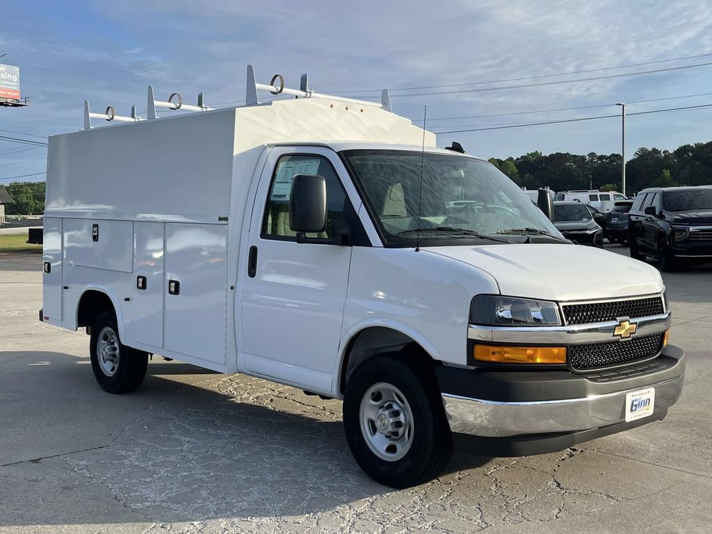 New 2026 Chevrolet Express 3500 w/ Power Convenience Package RWD image 5