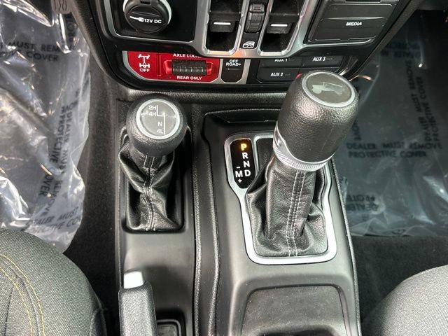 Used 2024 Jeep Wrangler Unlimited Sport AWD/4WD image 4