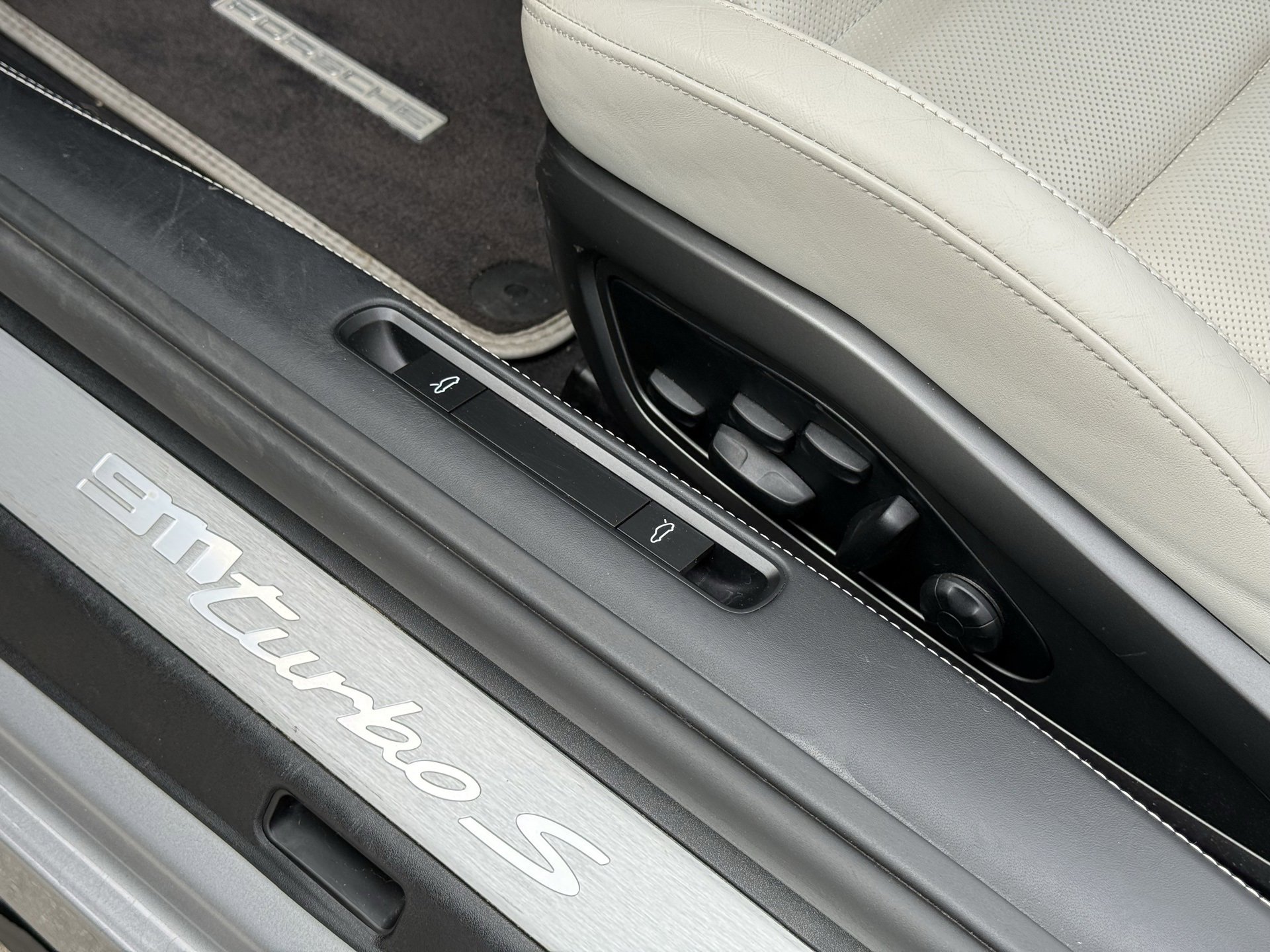 Certified 2022 Porsche 911 Turbo S image 29