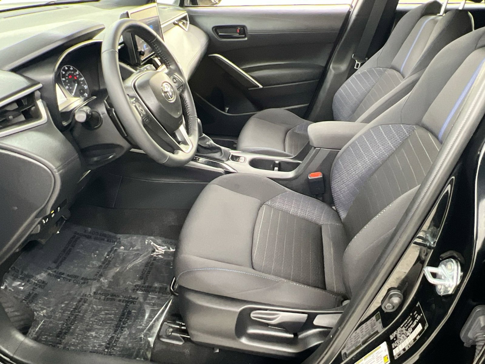 Used 2025 Toyota Corolla Cross AWD Hybrid image 2