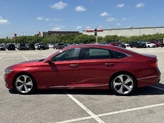 Used 2018 Honda Accord Touring image 3
