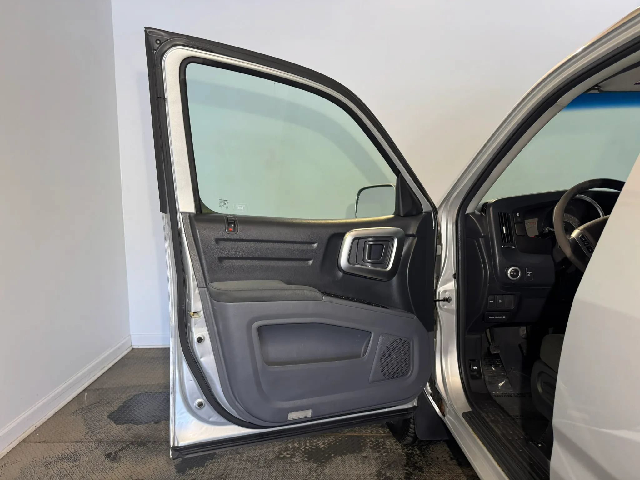 Used 2007 Honda Ridgeline RTS image 6