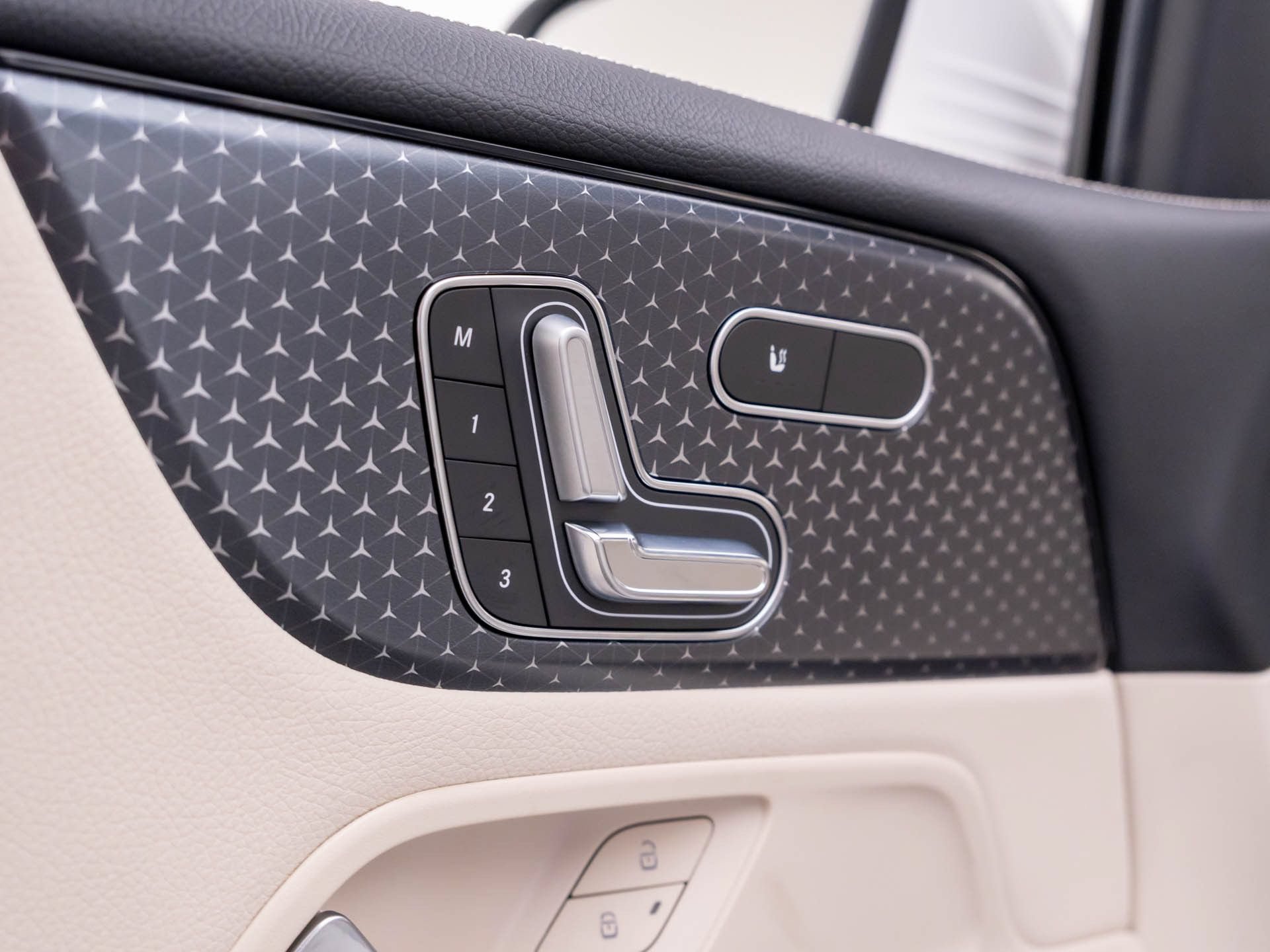 New 2026 Mercedes-Benz GLB 250 4MATIC image 15