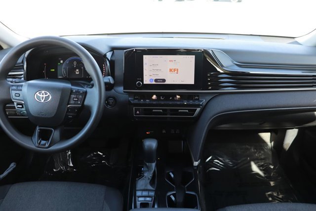 Used 2025 Toyota Camry LE image 13