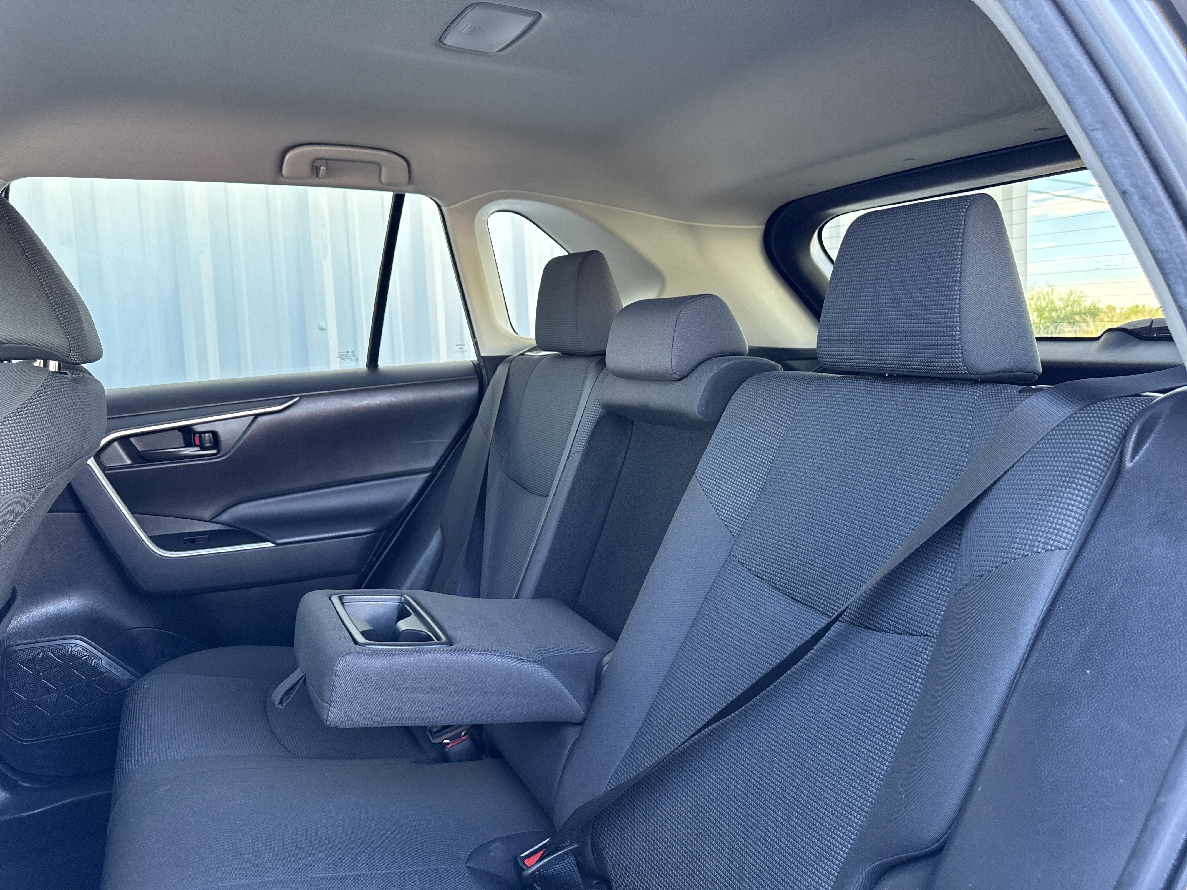 Used 2022 Toyota RAV4 LE image 18