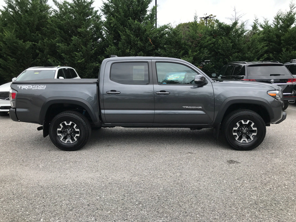 Used 2022 Toyota Tacoma TRD Off-Road w/ TRD Premium Off Road Package AWD/4WD image 9
