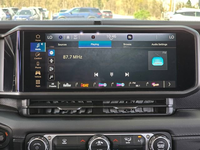 Used 2025 Jeep Wrangler Unlimited Rubicon AWD/4WD image 9