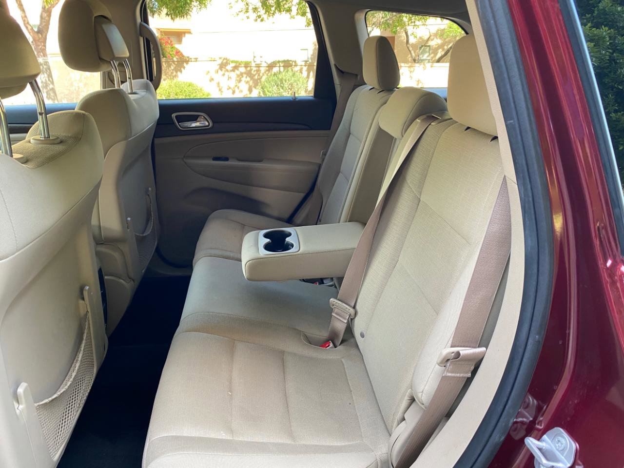 Used 2016 Jeep Grand Cherokee Laredo image 43