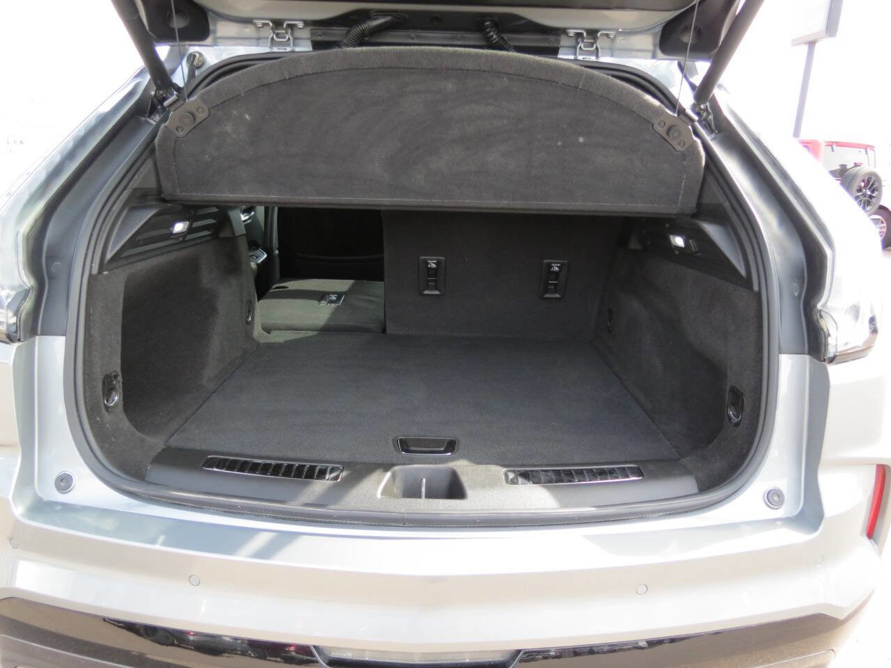 Used 2024 Cadillac XT4 Sport w/ Cold Weather Package image 12