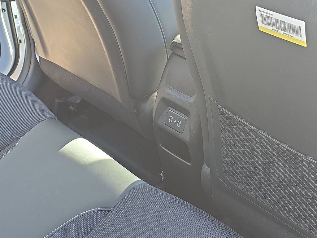 New 2025 Hyundai Venue Limited image 19