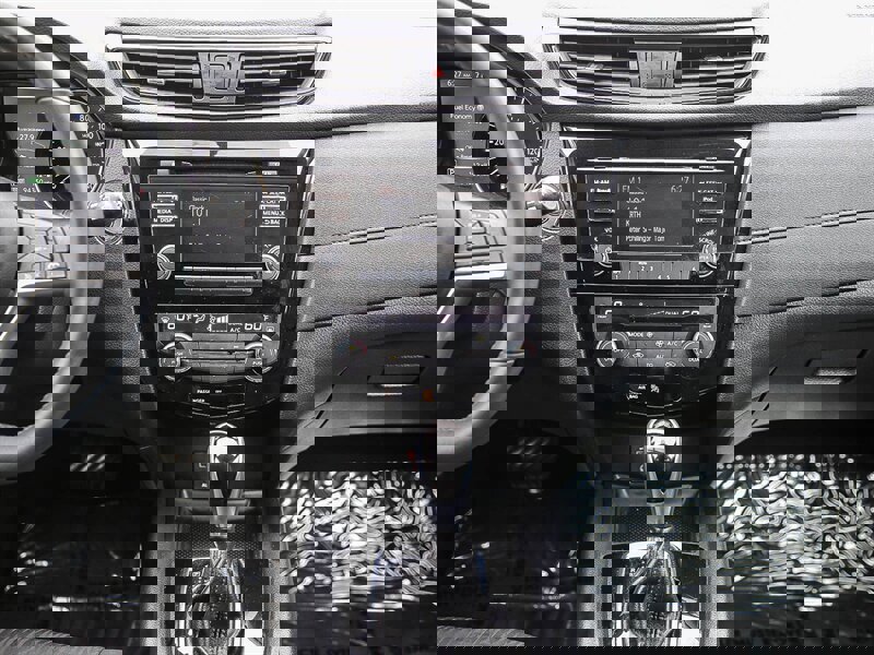 Used 2017 Nissan Rogue SV image 19