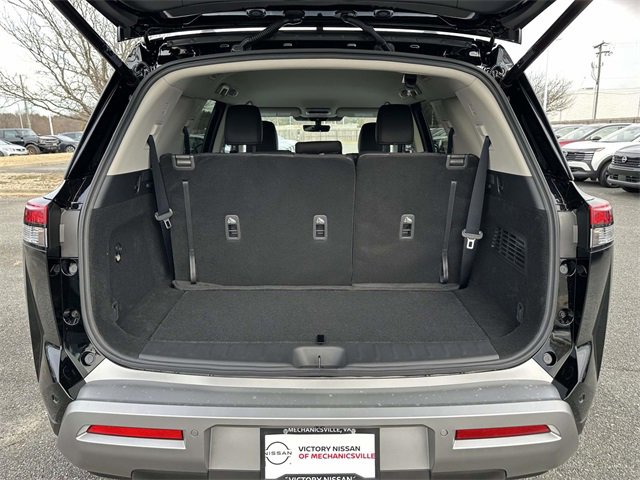 New 2025 Nissan Pathfinder SL image 12