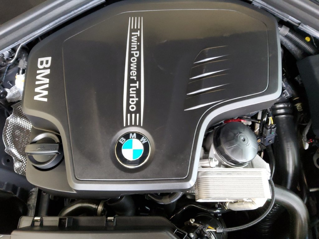 Used 2017 BMW 320i xDrive Sedan AWD/4WD image 21