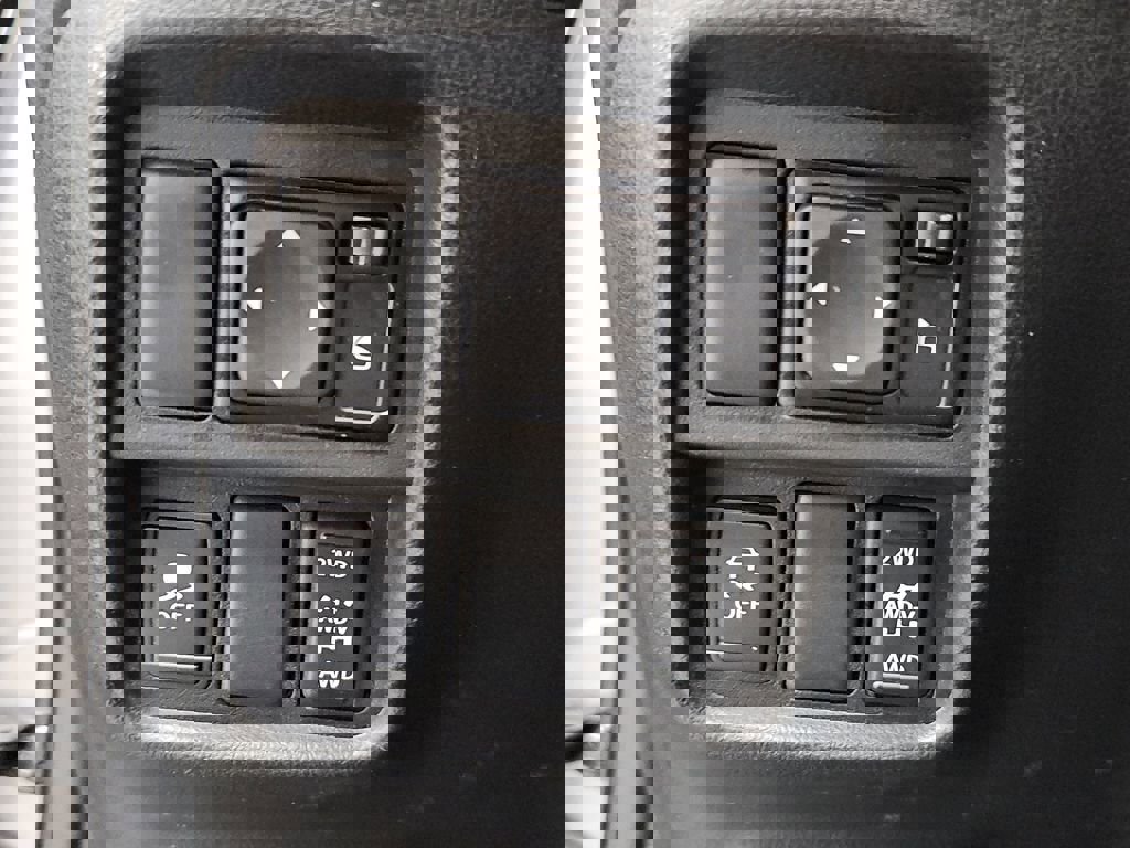 Used 2013 Nissan Juke SL image 28