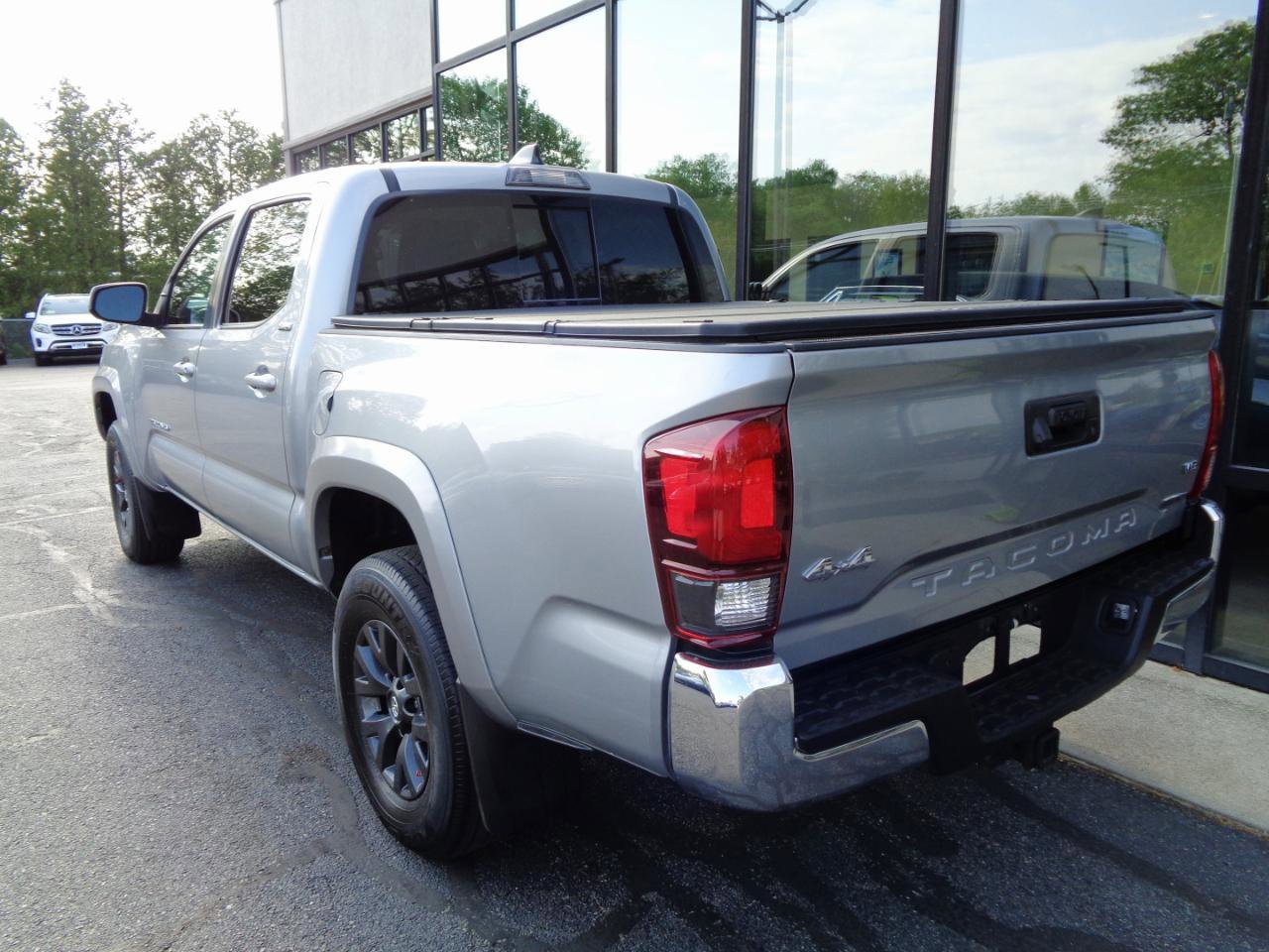 Used 2020 Toyota Tacoma SR5 AWD/4WD image 7