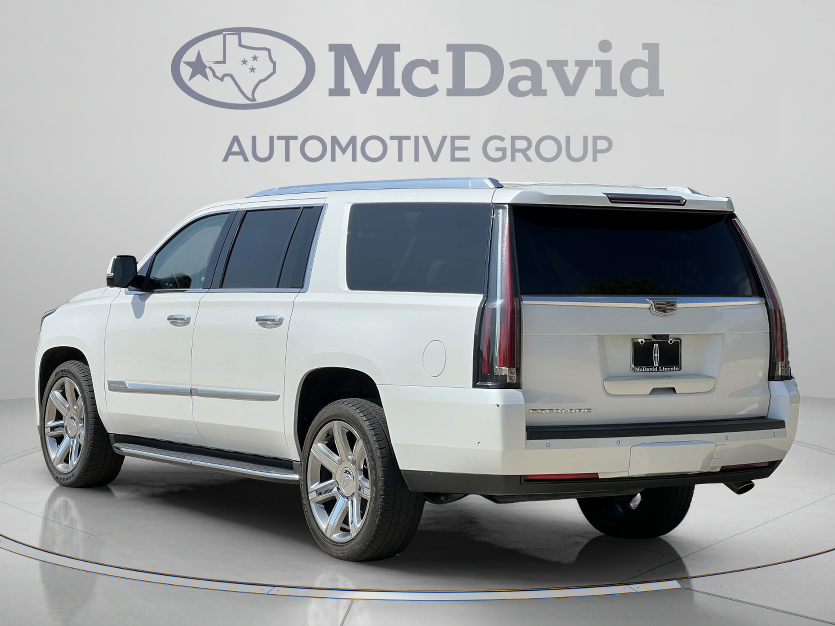 Used 2019 Cadillac Escalade ESV Luxury AWD/4WD image 5