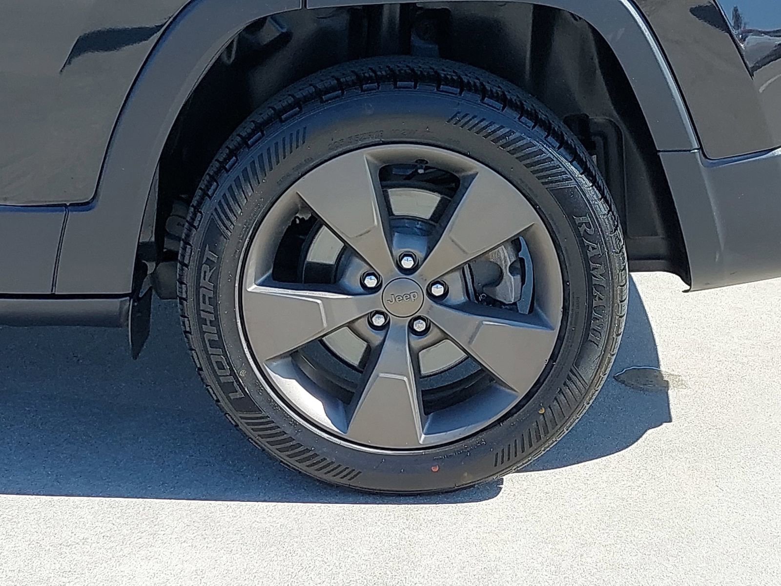 Used 2016 Jeep Cherokee 75th Anniversary image 34