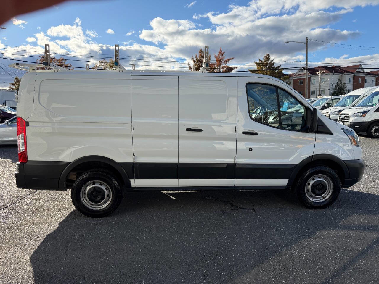 Used 2018 Ford Transit 250 130 Low Roof image 33