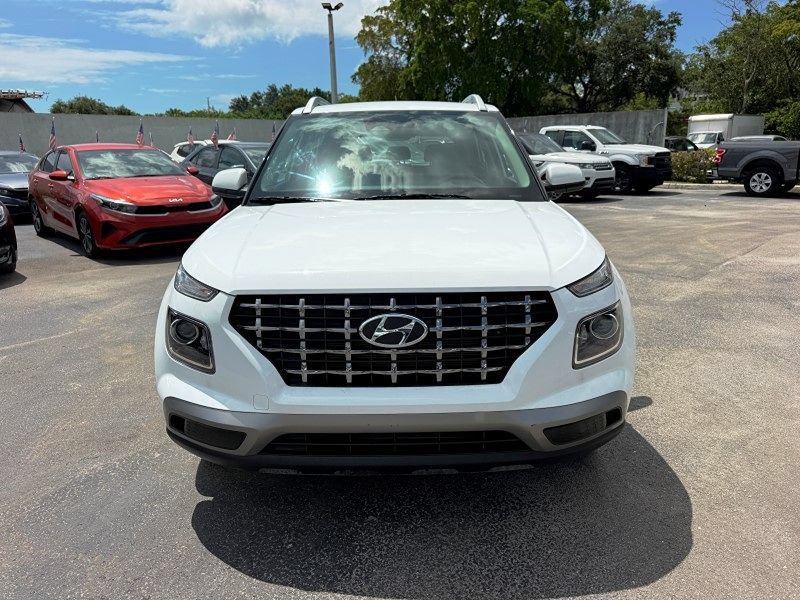 Used 2023 Hyundai Venue SEL FWD image 10