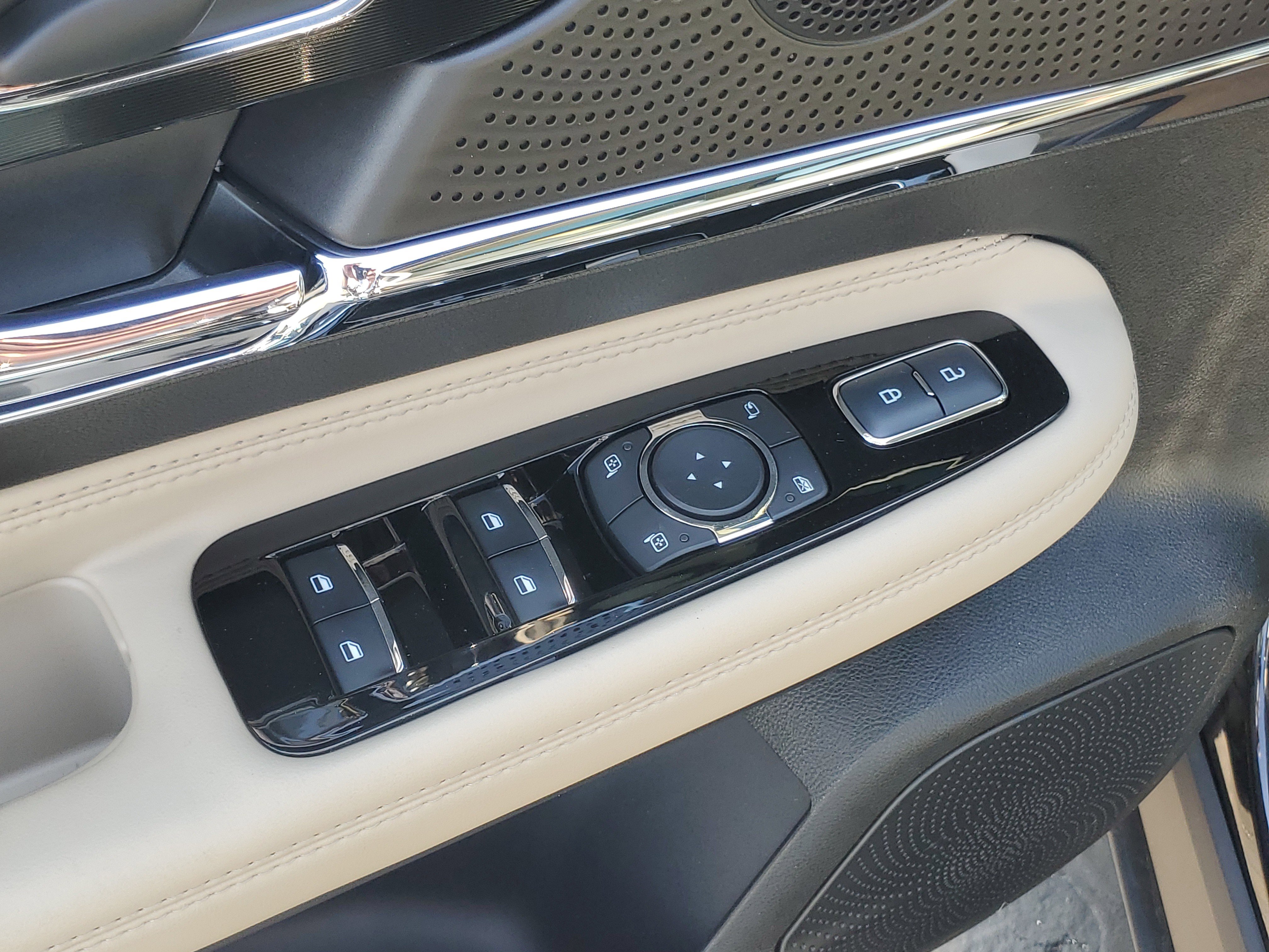 New 2026 Lincoln Corsair Premiere AWD/4WD image 10
