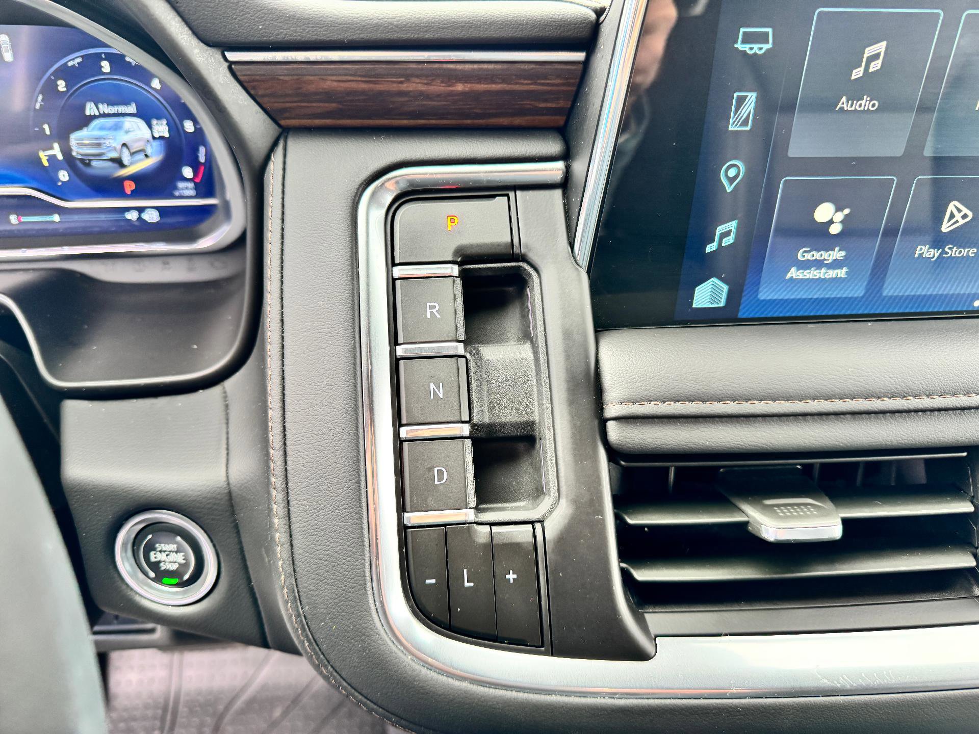 Used 2024 Chevrolet Tahoe High Country image 34