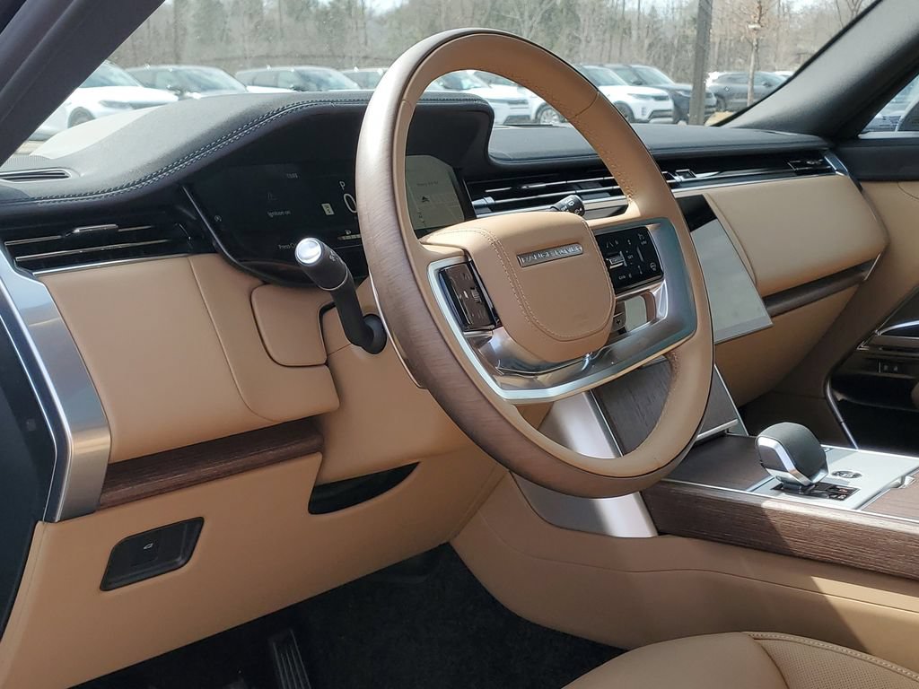 New 2026 Land Rover Range Rover Long Wheelbase SE AWD/4WD image 7