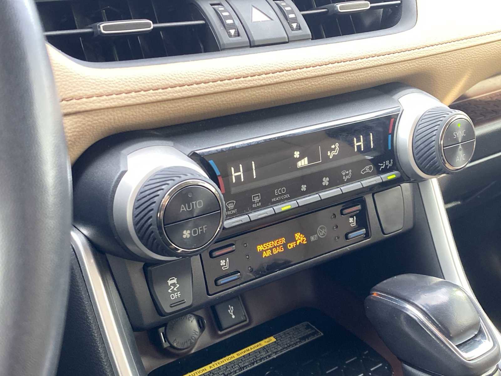 Used 2021 Toyota RAV4 Limited AWD/4WD image 24