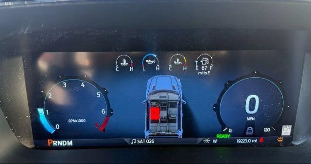 Used 2025 Ford F150 Lariat w/ Equipment Group 501A Mid AWD/4WD image 9