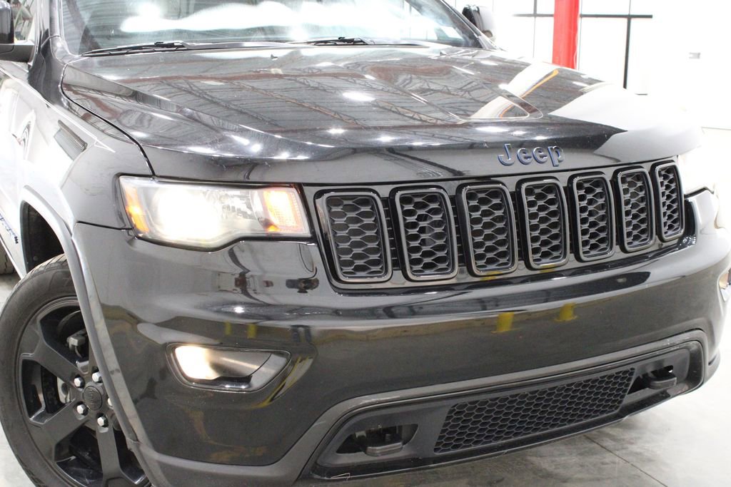 Used 2019 Jeep Grand Cherokee Laredo image 48
