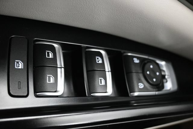 Used 2022 Kia Carnival LX FWD image 26