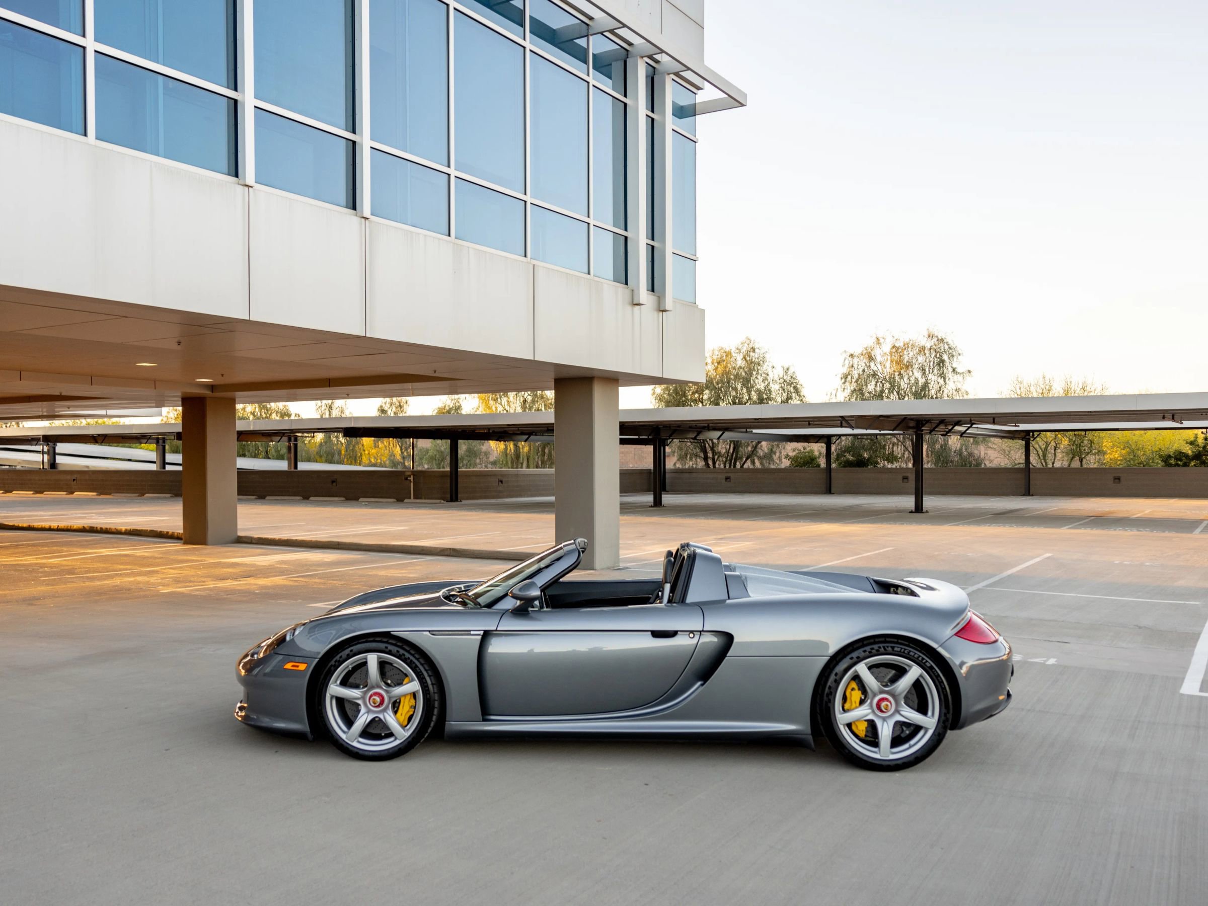 Used 2004 Porsche Carrera GT image 24