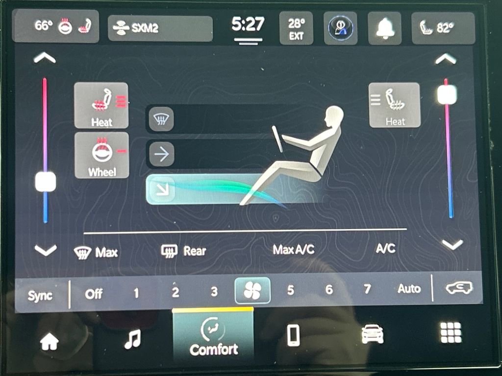 New 2025 Jeep Grand Cherokee Altitude image 18