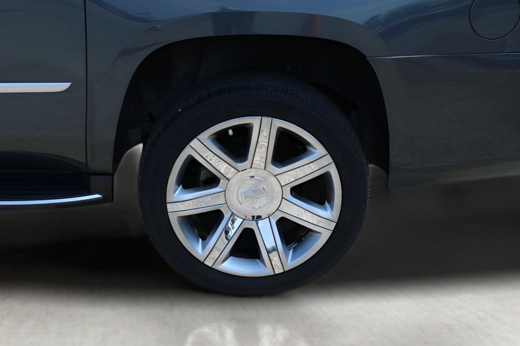 Used 2020 Cadillac Escalade ESV Luxury RWD image 9