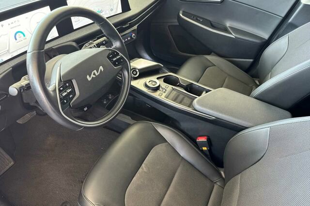 Used 2022 Kia EV6 Light image 7
