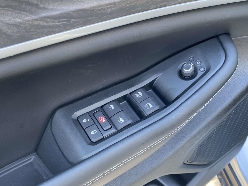 New 2026 Jeep Grand Cherokee L Limited RWD image 14