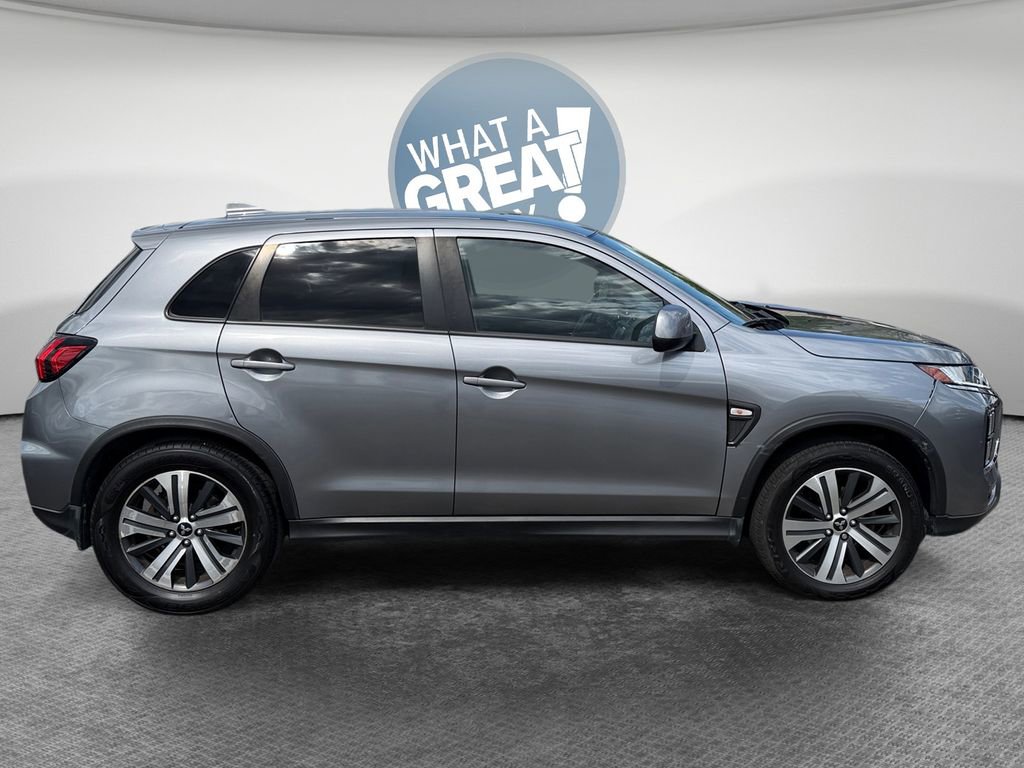 Used 2022 Mitsubishi Outlander Sport ES FWD image 2