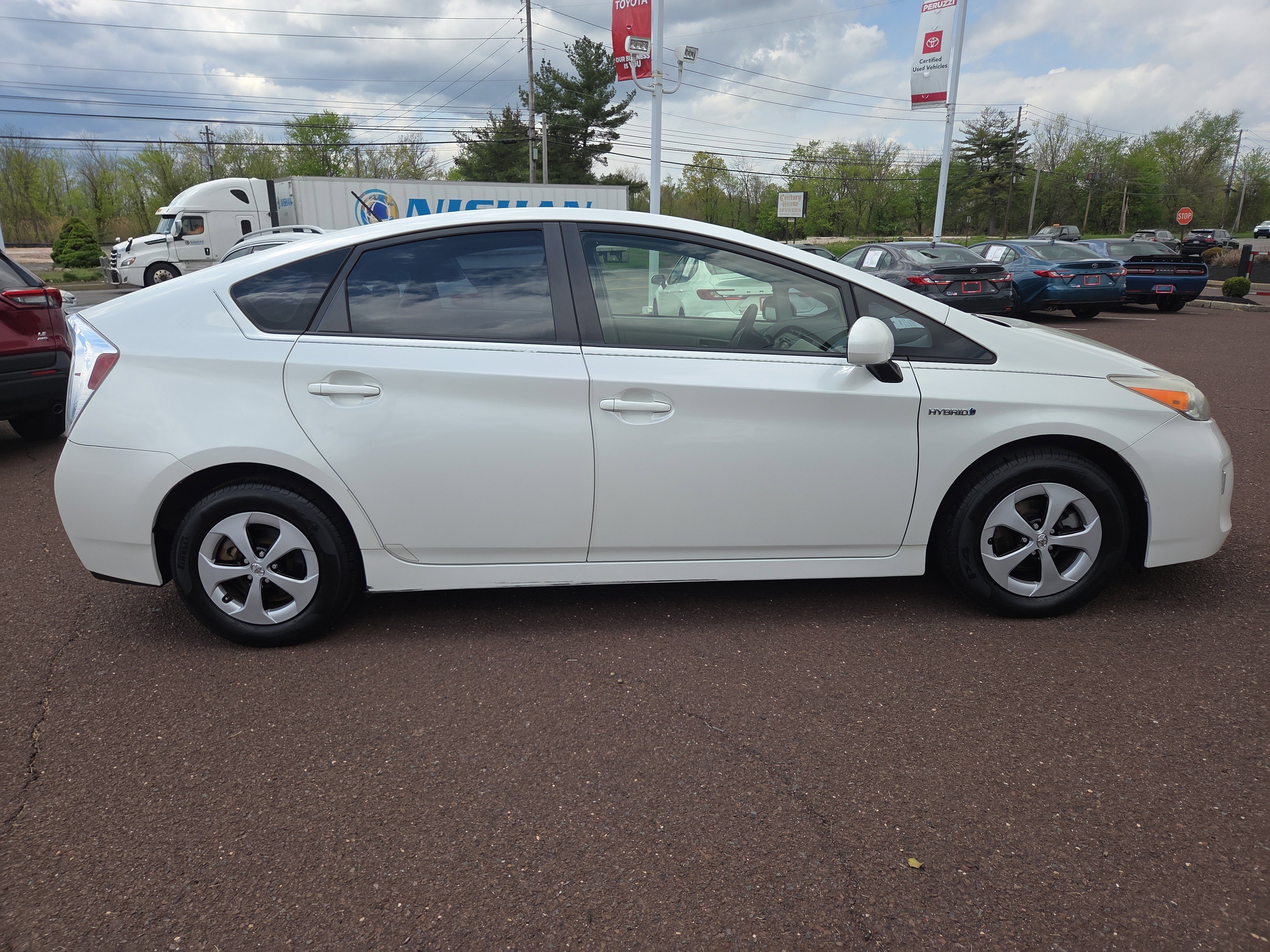 Used 2015 Toyota Prius Two image 2