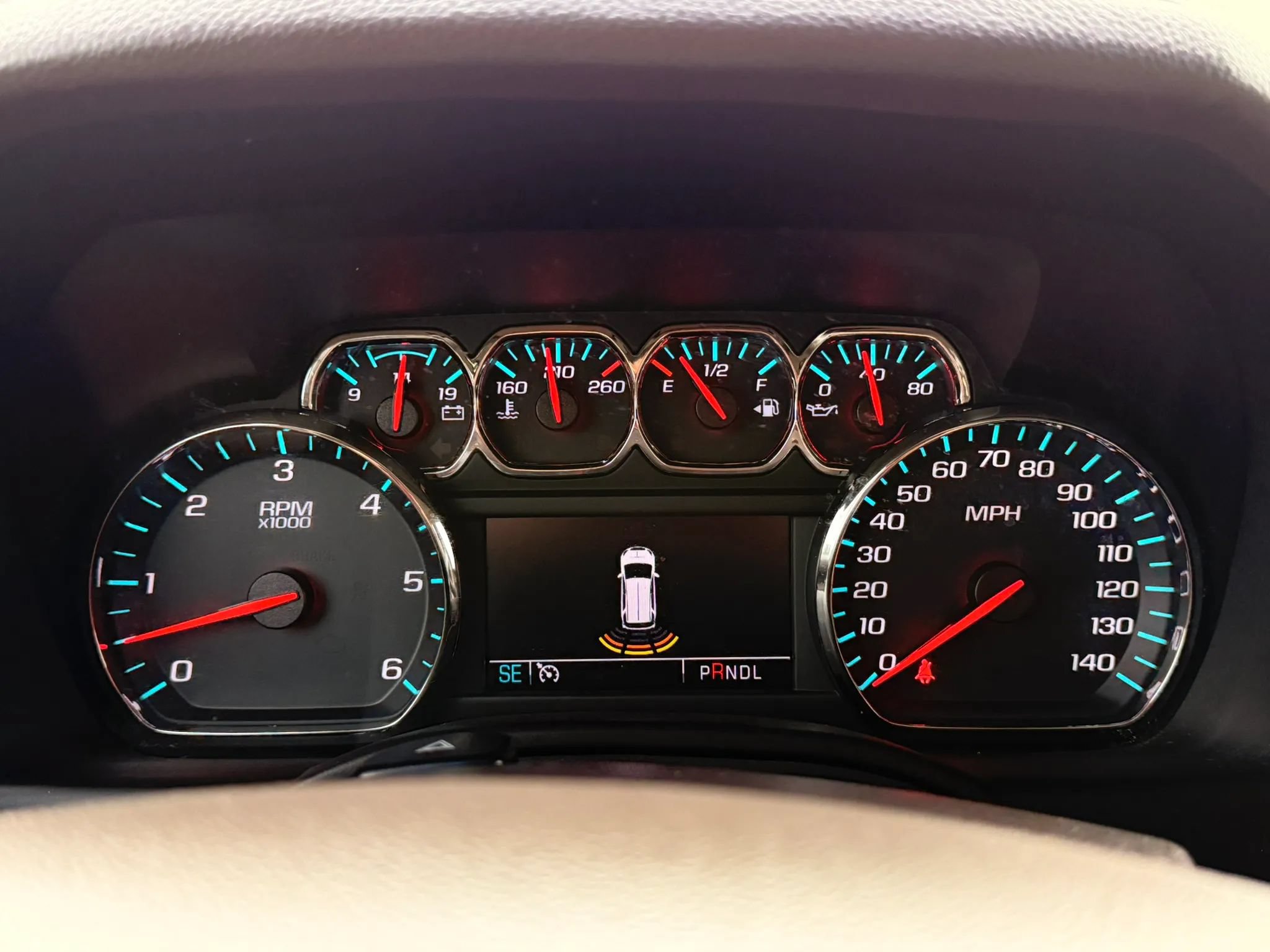 Used 2018 Chevrolet Suburban LT RWD image 23
