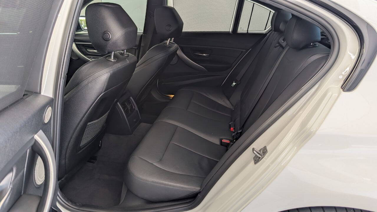 Used 2013 BMW 335i Sedan RWD image 21
