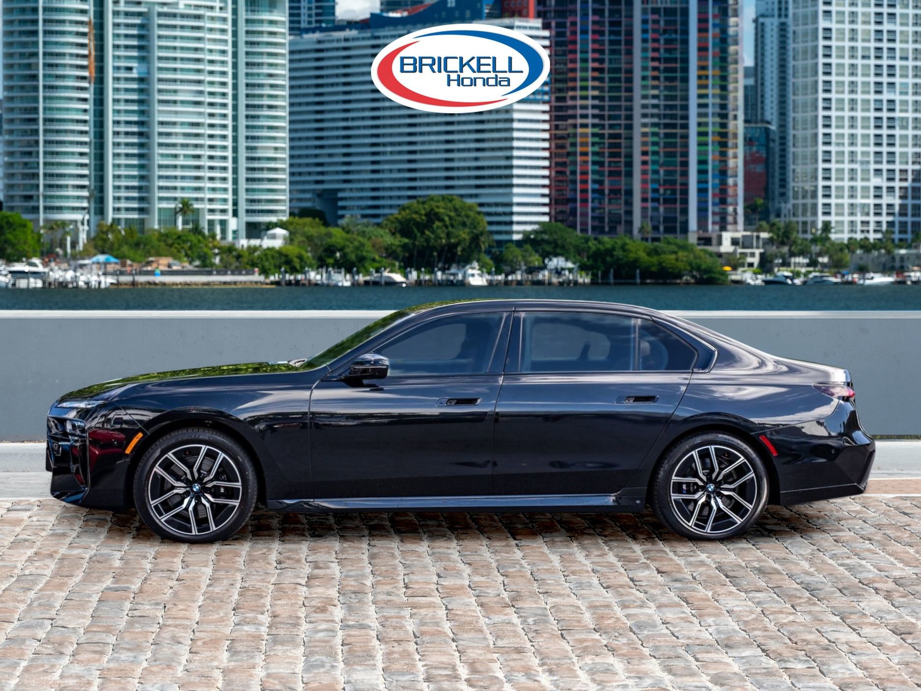 Used 2023 BMW 740i w/ Executive Package image 8